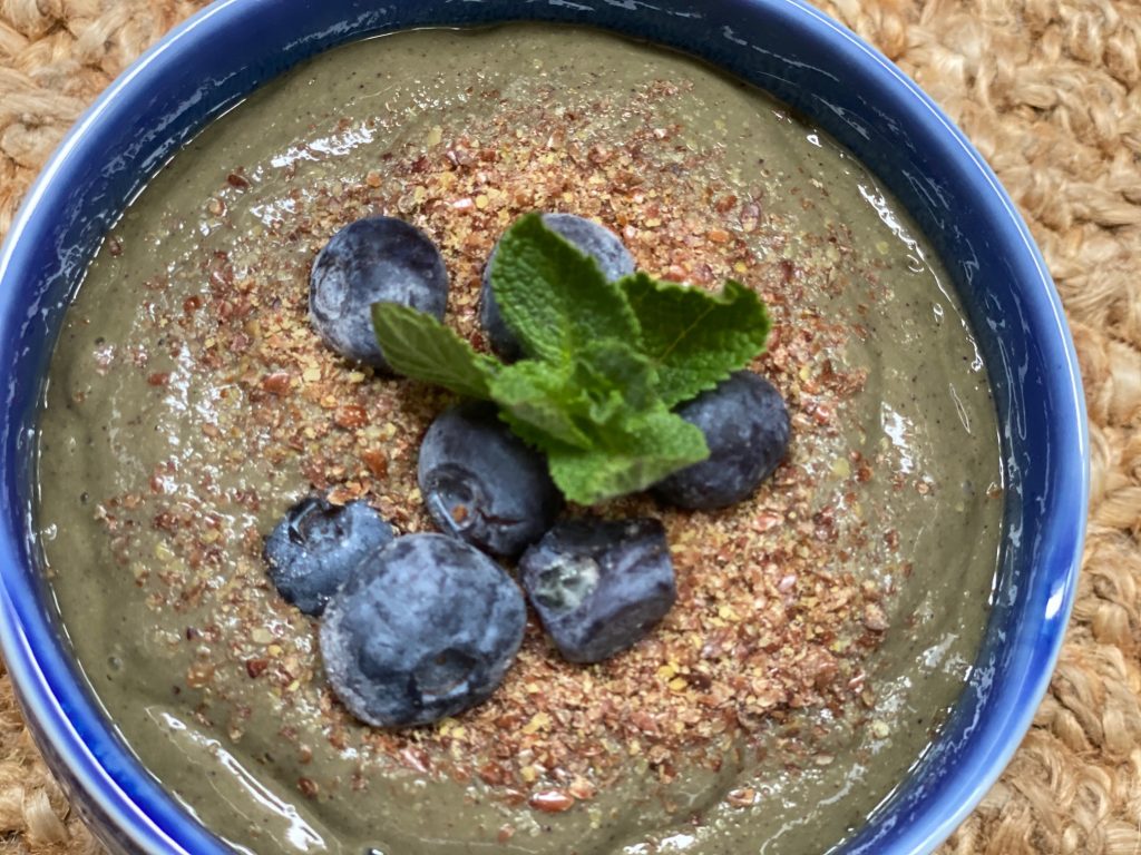 Spinach blueberry smoothie bowl